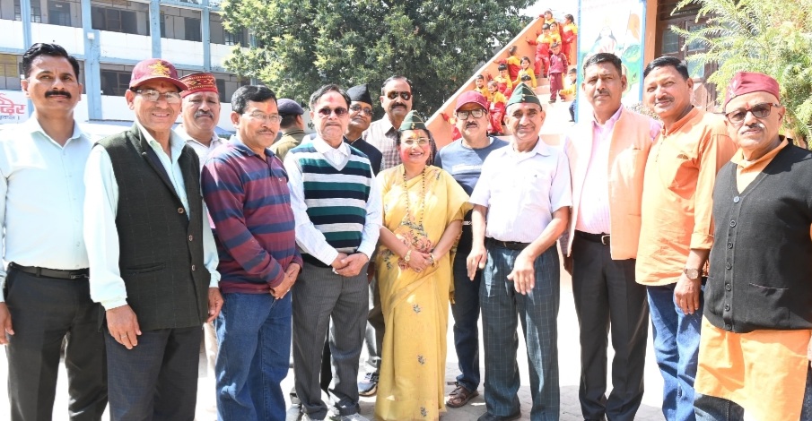 विधानसभा अध्यक्ष ने पूर्व सैनिकों व विद्यार्थियों संग मनाई होली