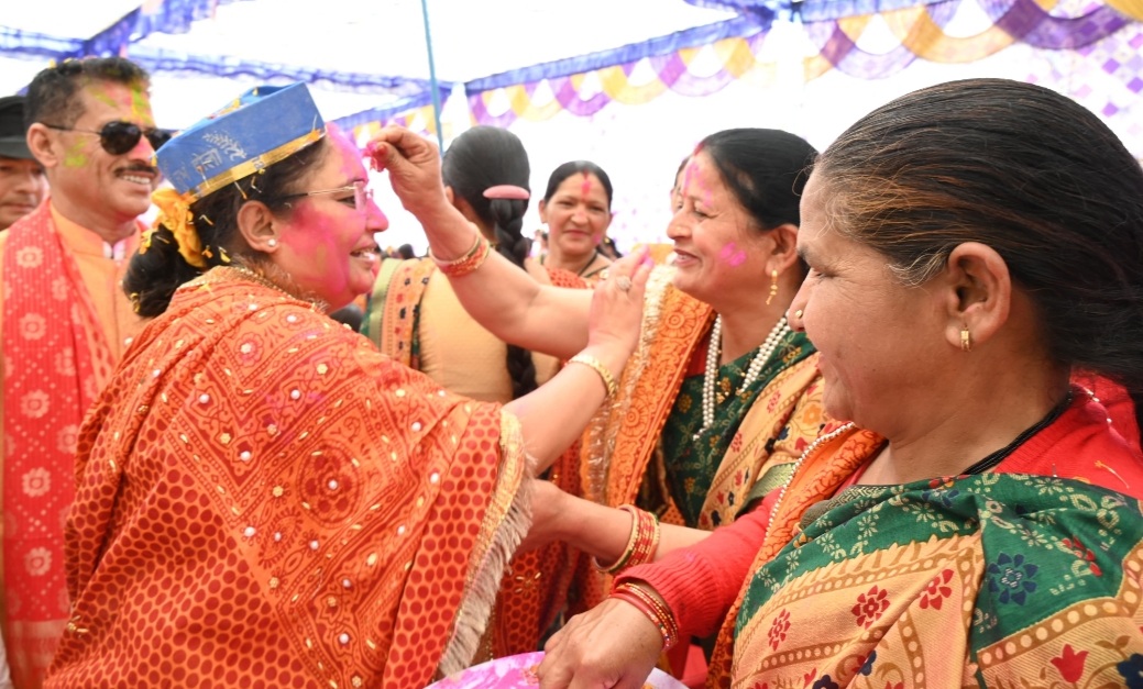 विधानसभा अध्यक्ष ने विभिन्न कार्यक्रमों में शामिल होकर दी होली की शुभकामनाएं