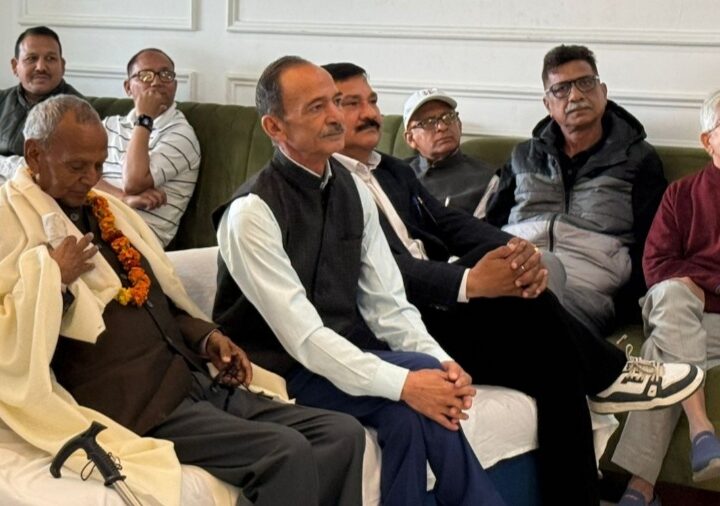 कोटद्वार के विकास को लेकर एक मंच पर आये पूर्व व वर्तमान छात्र संघ नेता