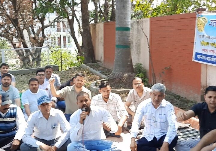 कोटद्वार में डिप्लोमा इंजीनियरर्स की हड़ताल तीसरे दिन भी रही जारी