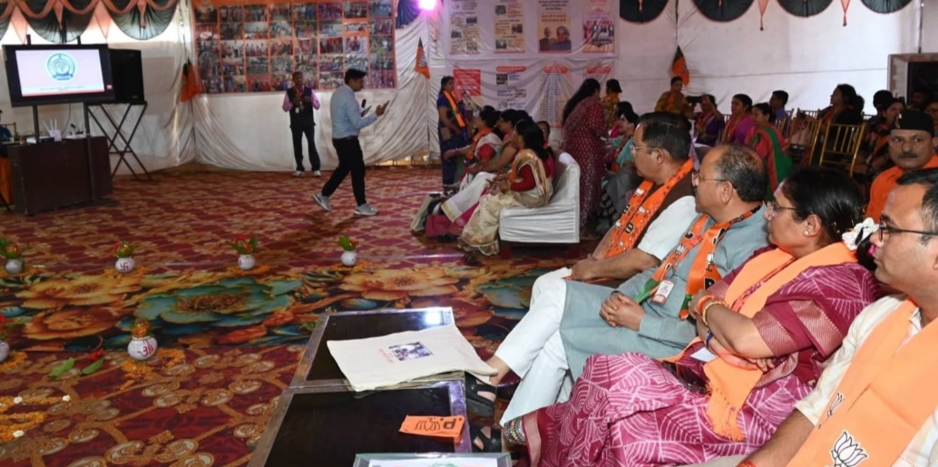 विधानसभा अध्यक्ष ने सामूहिक रूप से सुना मन की बात का 132 वां संस्करण