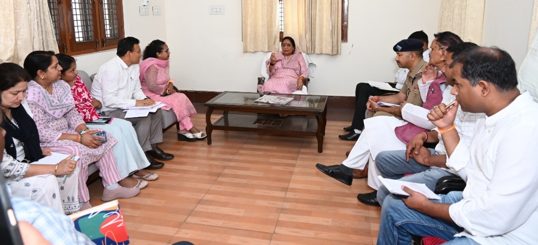 गैस एजेंसियां डोर-टू-डोर वितरण करें सुनिश्चित- ऋतु खण्डूडी