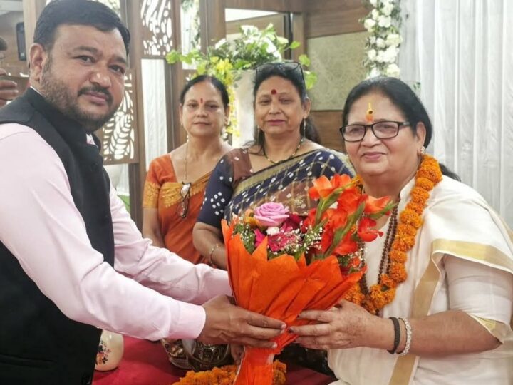 राज्य महिला उद्यमिता परिषद की उपाध्यक्ष विनोद उनियाल का कोटद्वार पहुँचने पर हुआ भव्य स्वागत