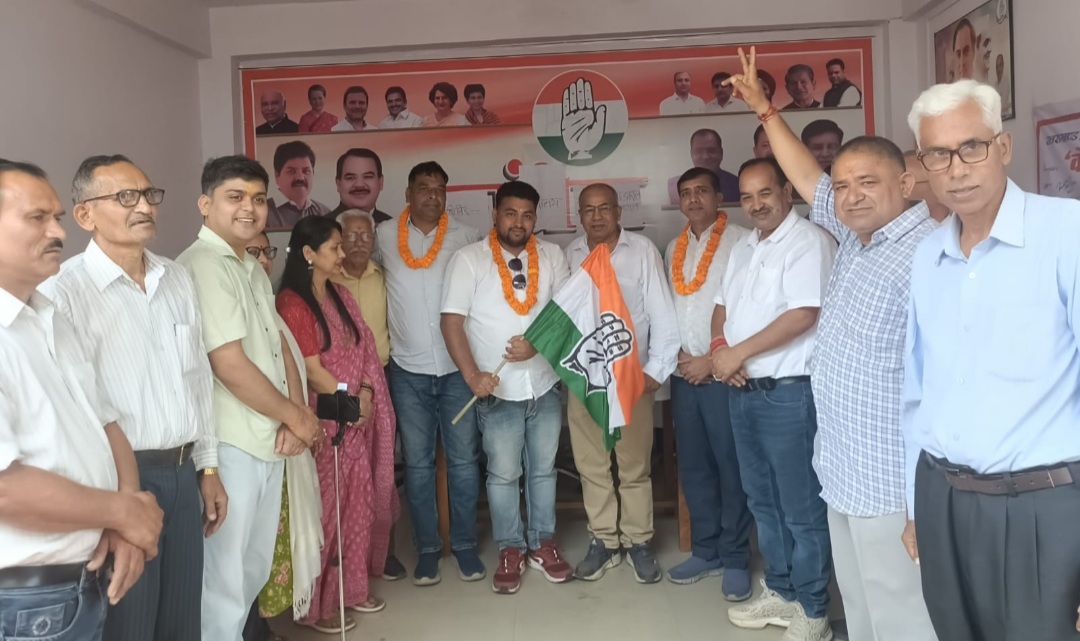 कांग्रेस ने नवनिर्वाचित ब्लाक एवं नगर अध्यक्षों का किया स्वागत