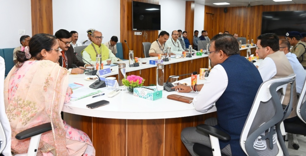 एक दिवसीय विशेष सत्र “नारी सम्मान – लोकतंत्र में अधिकार” को लेकर विधानसभा अध्यक्ष ने ली बैठक