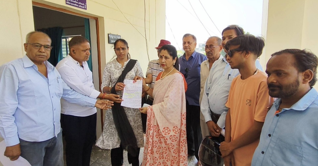 कांग्रेस ने परीक्षा शुल्क वृद्धि के विरोध में राज्यपाल को भेजा ज्ञापन