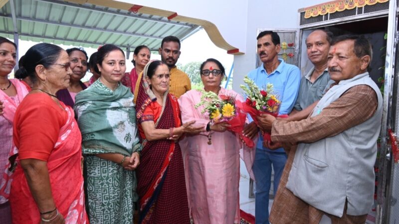 वार्ड नं० 33 हल्दुखाता मल्ला के ग्राम लछमपुर में 550 मीटर इंटरलॉकिंग टाइल्स सड़क का हुआ शिलान्यास
