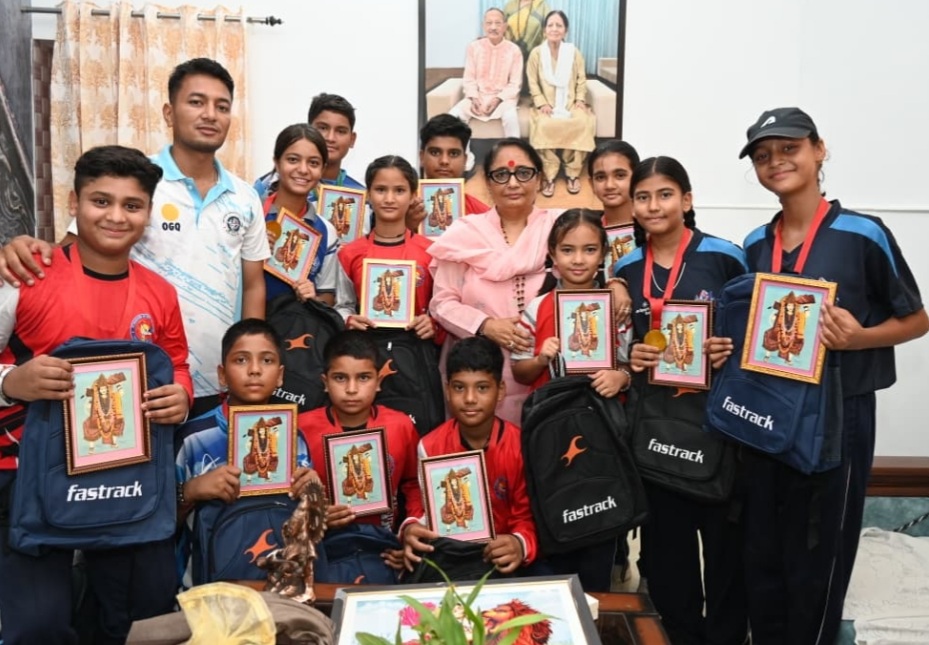 तीरंदाजी में उत्कृष्ट प्रदर्शन करने वाले खिलाड़ियों को विधानसभा अध्यक्ष ने किया सम्मानित
