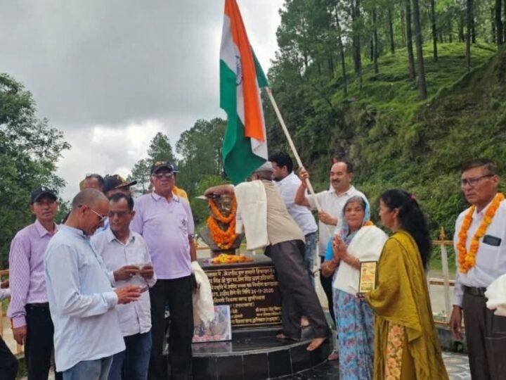 यमकेश्वर में कांग्रेसियों ने कारगिल विजय दिवस पर शहीदों को दी श्रद्धाजंली