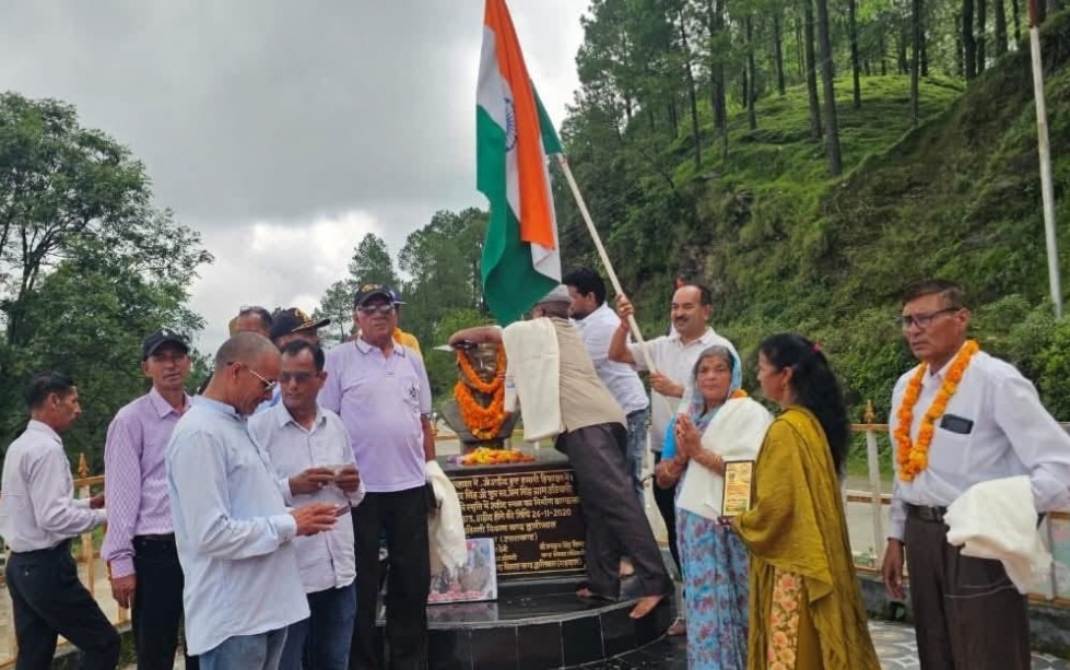 यमकेश्वर में कांग्रेसियों ने कारगिल विजय दिवस पर शहीदों को दी श्रद्धाजंली
