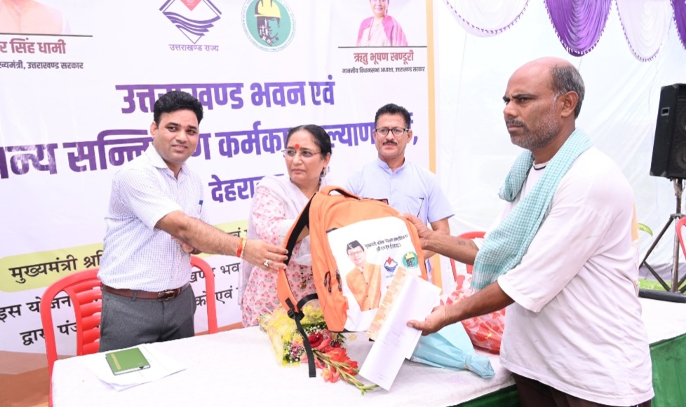 विधानसभा अध्यक्ष ने 180 श्रमिकों को वितरित की श्रमिक कल्याण किट