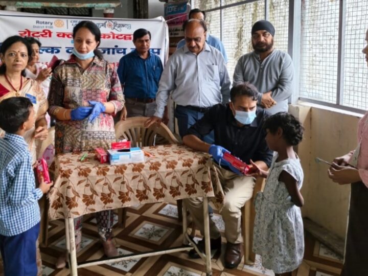 रोटरी क्लब ने लगाया निशुल्क दन्त चिकित्सा परीक्षण शिविर
