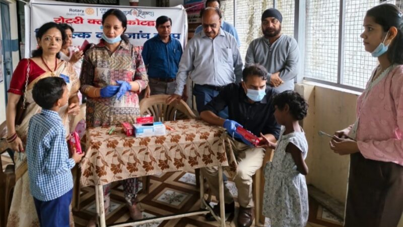 रोटरी क्लब ने लगाया निशुल्क दन्त चिकित्सा परीक्षण शिविर