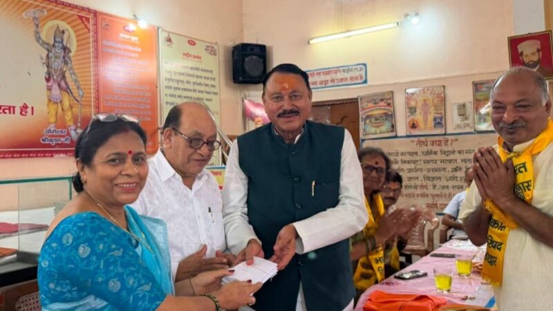 भारत विकास परिषद के सहयोग से आर्थिक रूप से कमजोर 25 छात्राओ की वर्ष भर की फीस हुई जमा