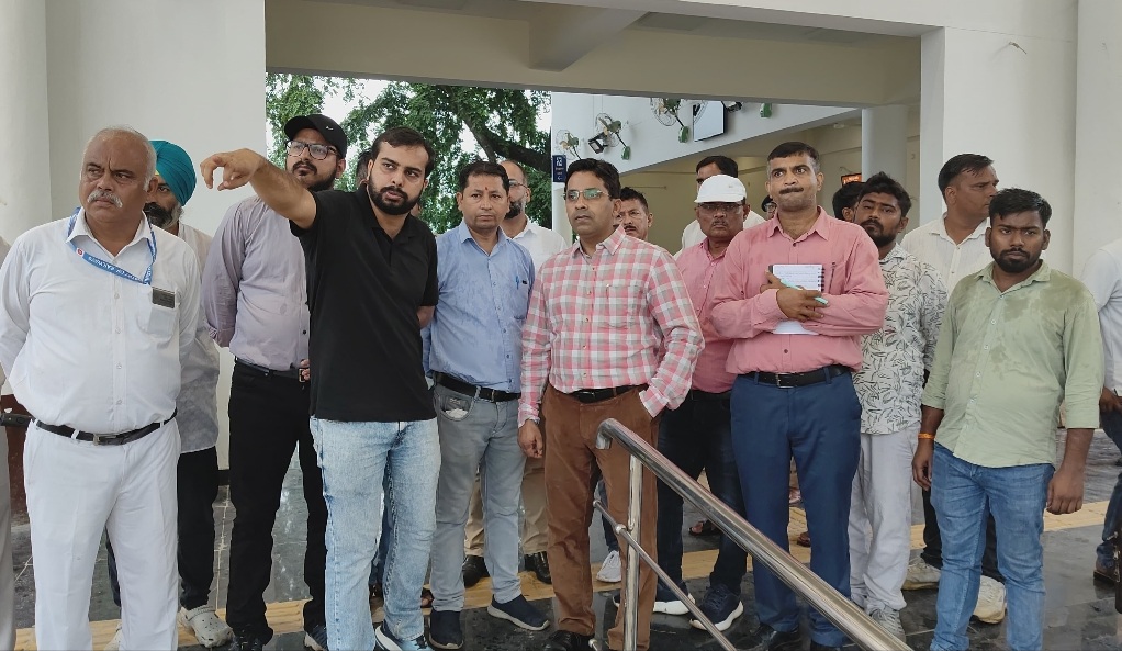 कोटद्वार में निर्माणाधीन नए रेलवे स्टेशन का अपर मंडल रेल प्रबंधक ने किया निरीक्षण