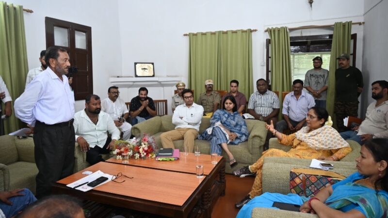 कालागढ़ में विधानसभा अध्यक्ष ऋतु खण्डूडी भूषण ने की अधिकारियों के साथ समीक्षा बैठक