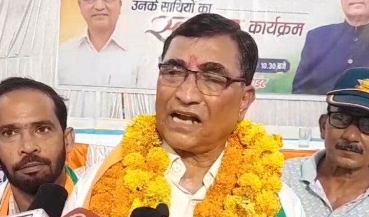 नगर कांग्रेस ने किया पूर्व ब्लॉक प्रमुख भुवनेश खर्कवाल का जोरदार स्वागत